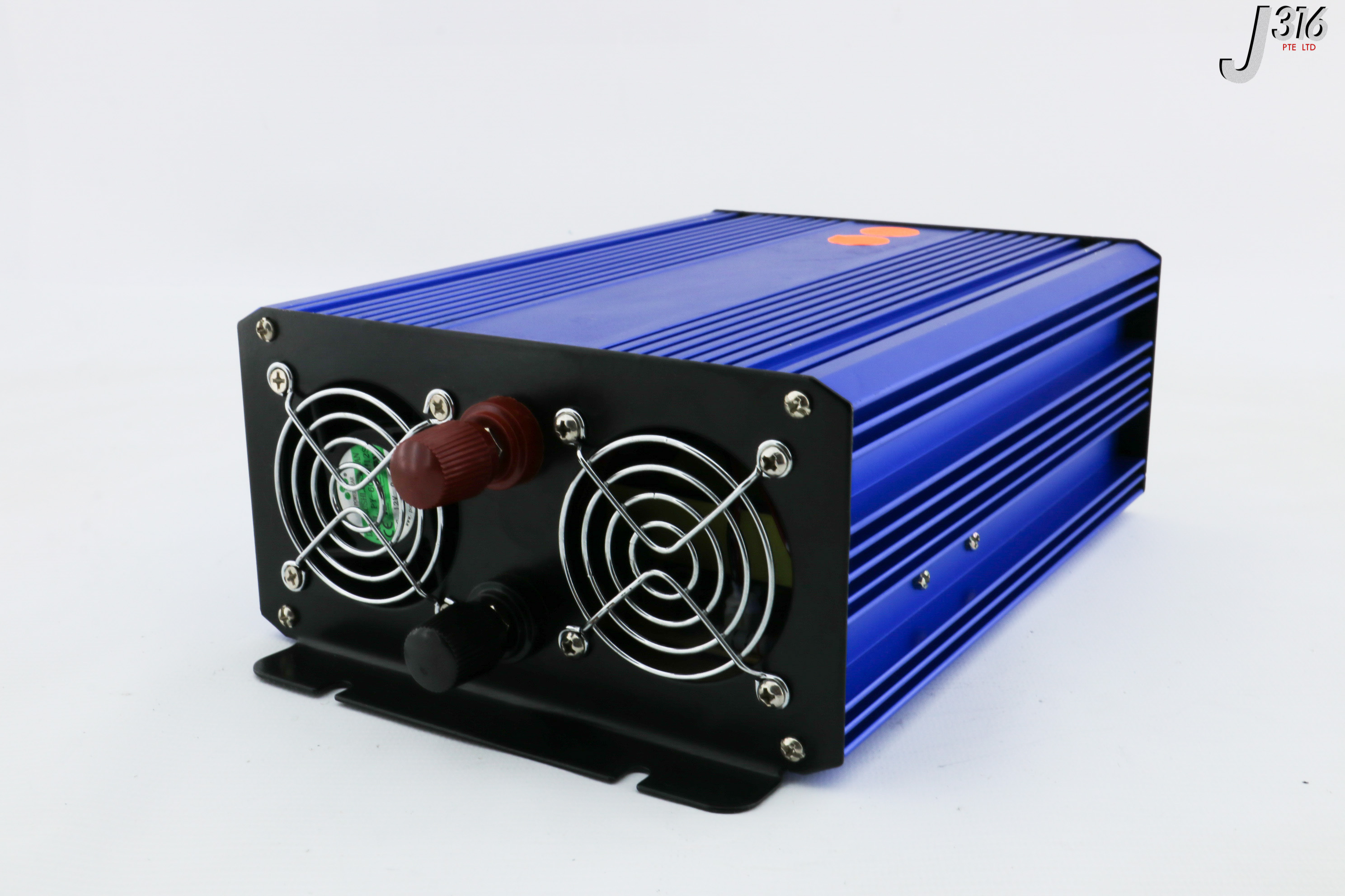 29367 SINGTECH POWER INVERTER, PURE SINE WAVE, 12VDC TO 220VAC